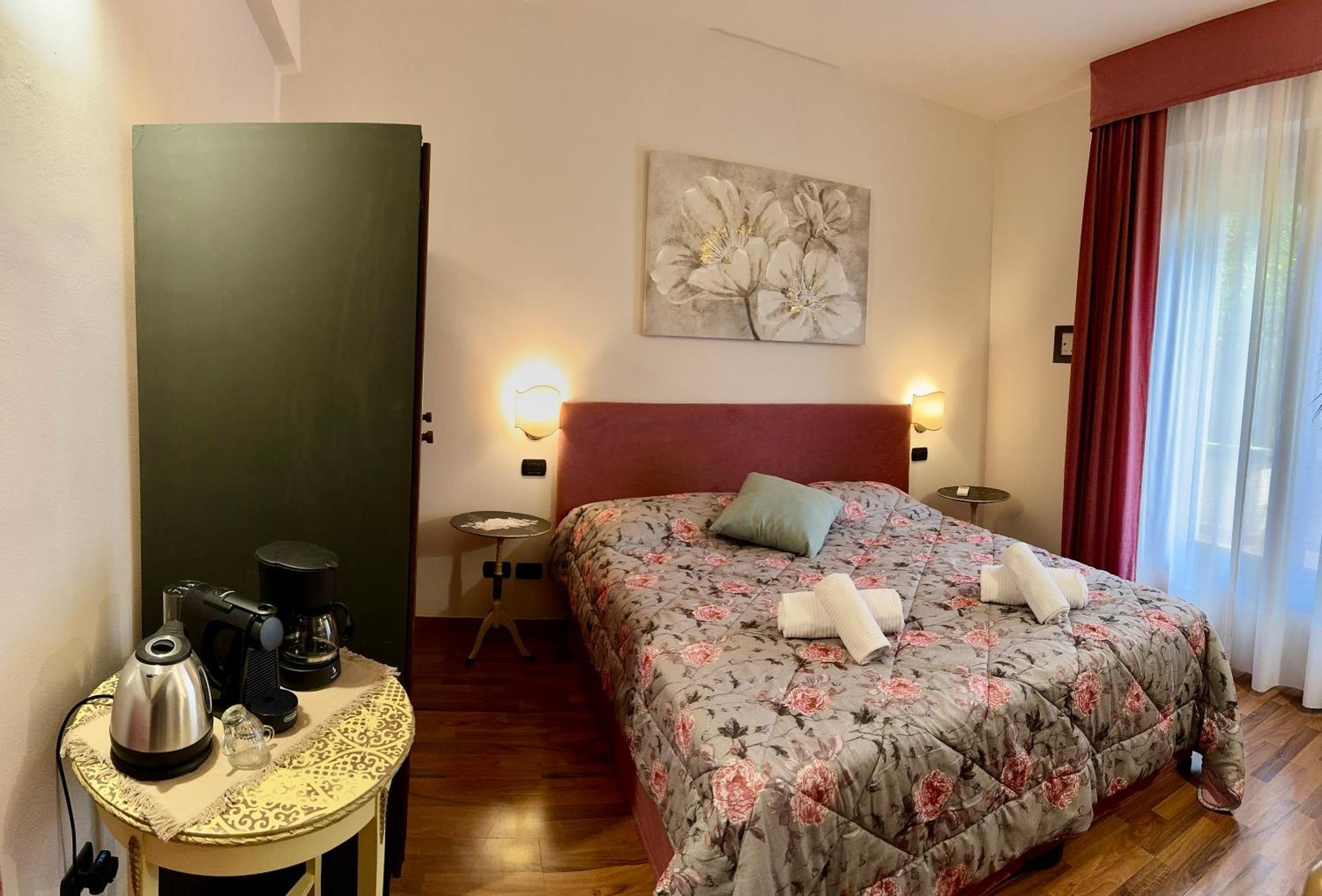 Welcome Traveller Frida'S Rooms Caprino Veronese Exterior foto